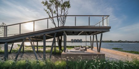 The Politan Aqua by Everland • Architects » Palmer & Turner Thailand • Landscape Architects » XsiteDesignStudio • Interior Architects » Collab+T Design